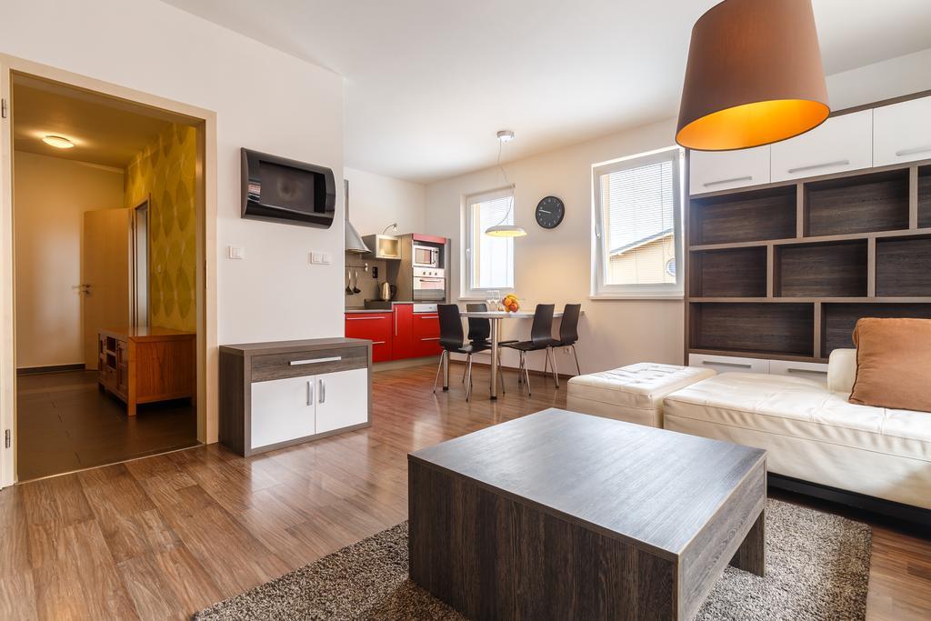 Modern Apartment With 2 Bedrooms Карлові Вари Екстер'єр фото