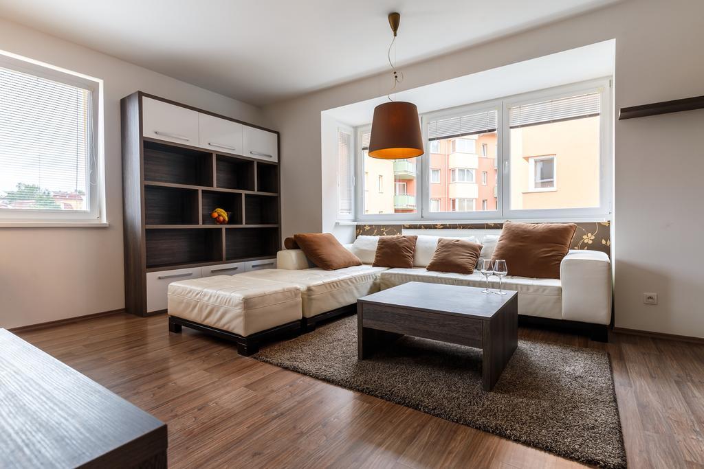 Modern Apartment With 2 Bedrooms Карлові Вари Екстер'єр фото
